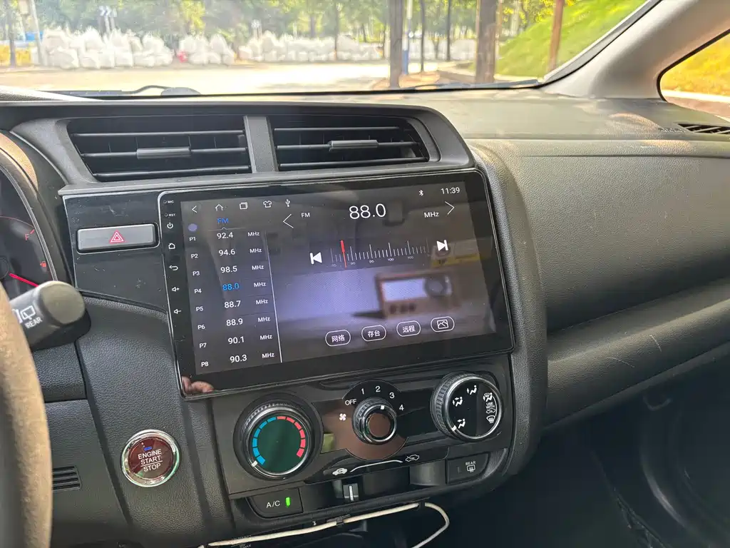 Honda Fit — фото 14