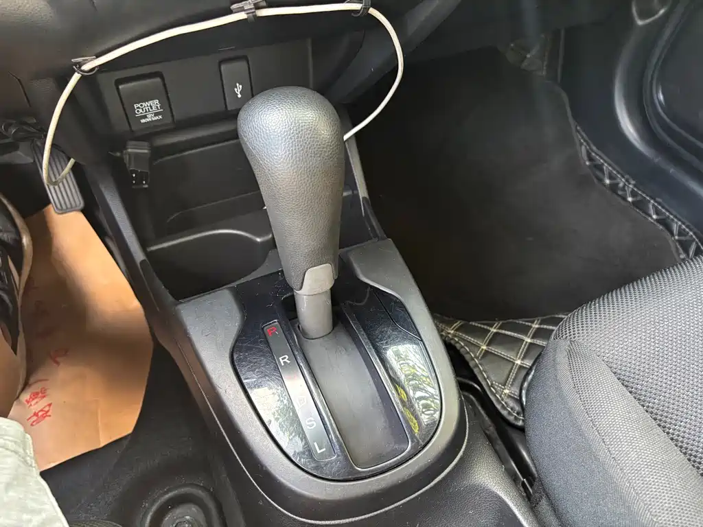 Honda Fit — фото 15
