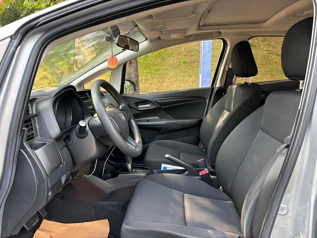 Honda Fit — фото 8