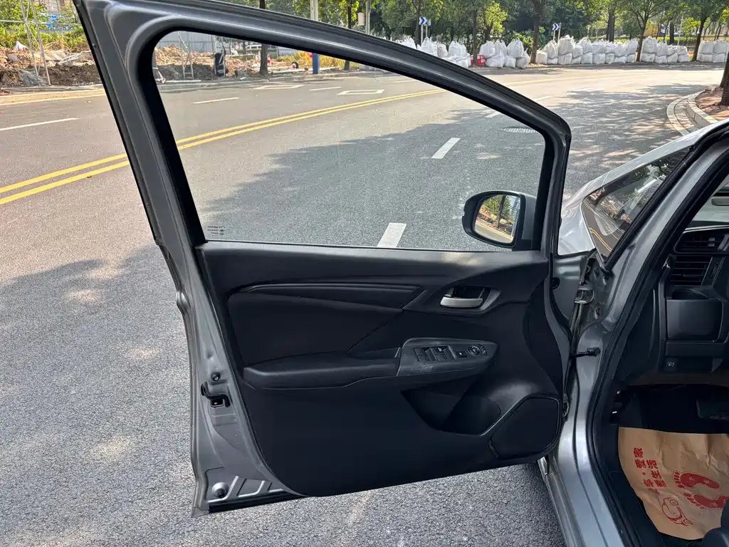 Honda Fit — фото 9
