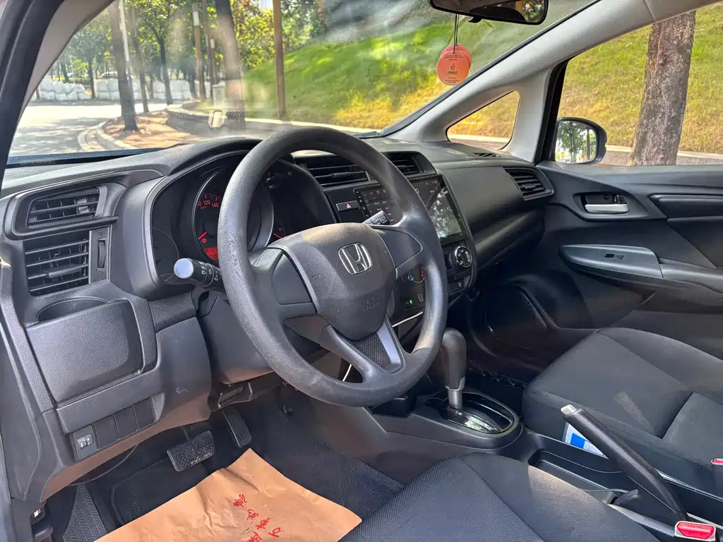 Honda Fit — фото 10