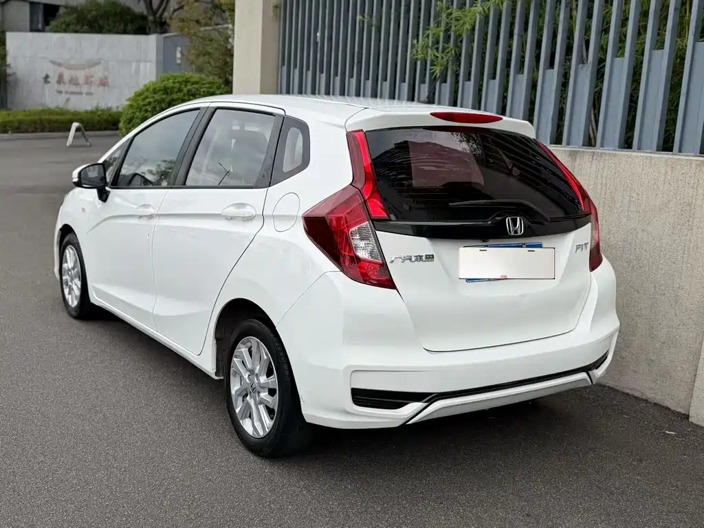 Honda Fit — фото 4
