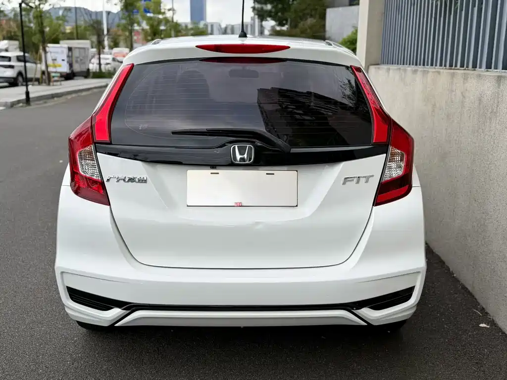 Honda Fit — фото 5