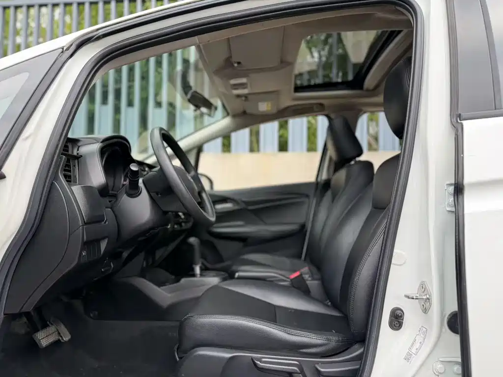 Honda Fit — фото 8