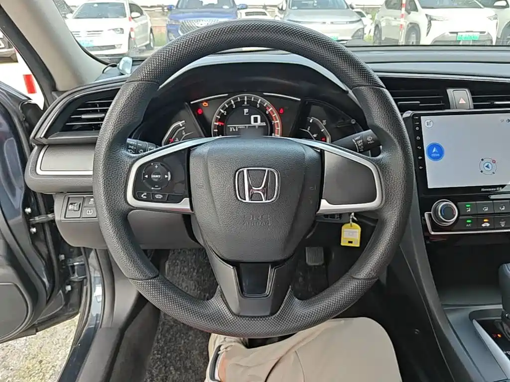Honda Civic — фото 10