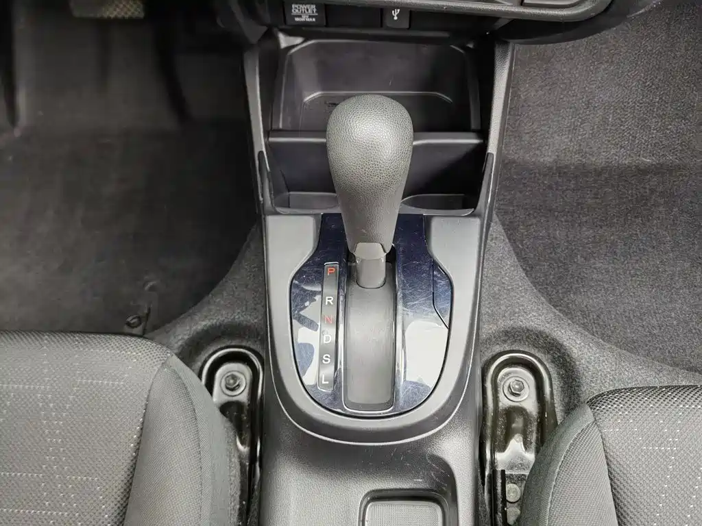 Honda Fit — фото 13