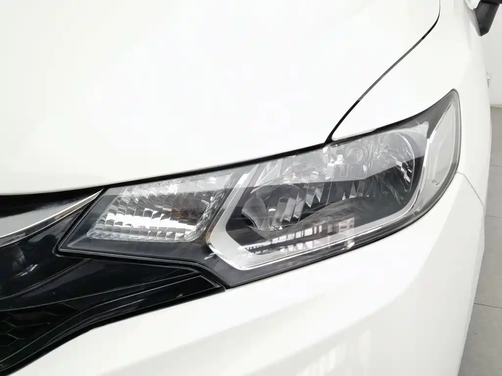 Honda Fit — фото 7