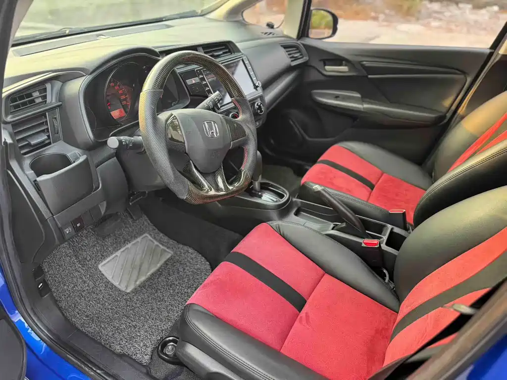 Honda Fit — фото 4