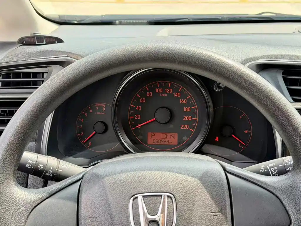 Honda Fit — фото 13