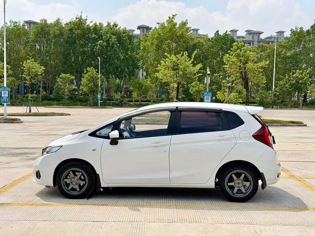 Honda Fit — фото 6