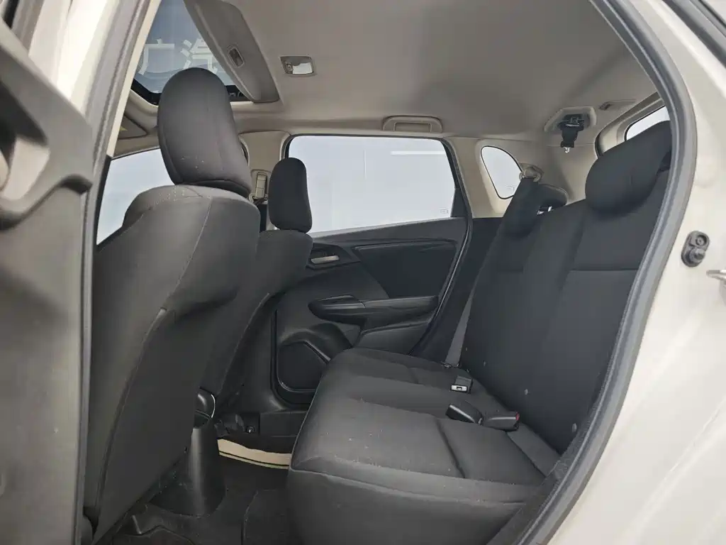 Honda Fit — фото 8