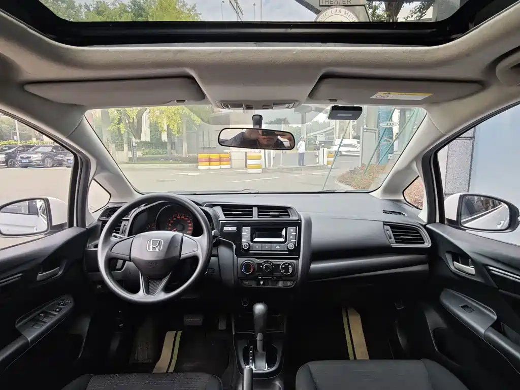 Honda Fit — фото 9
