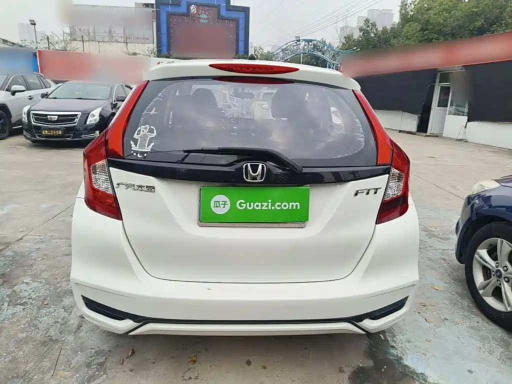 Honda Fit — фото 5