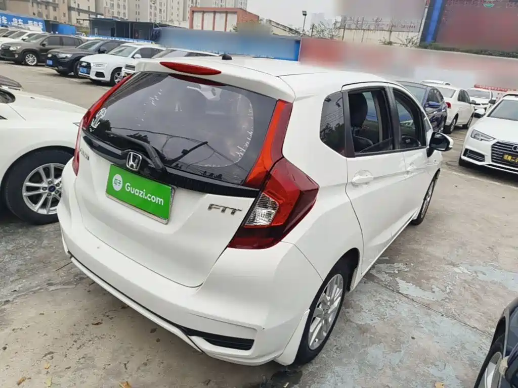 Honda Fit — фото 6