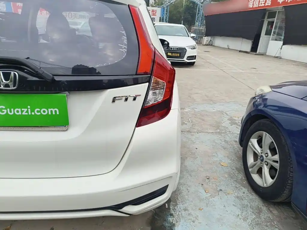 Honda Fit — фото 7