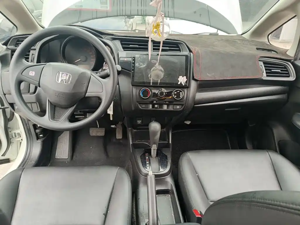 Honda Fit — фото 9