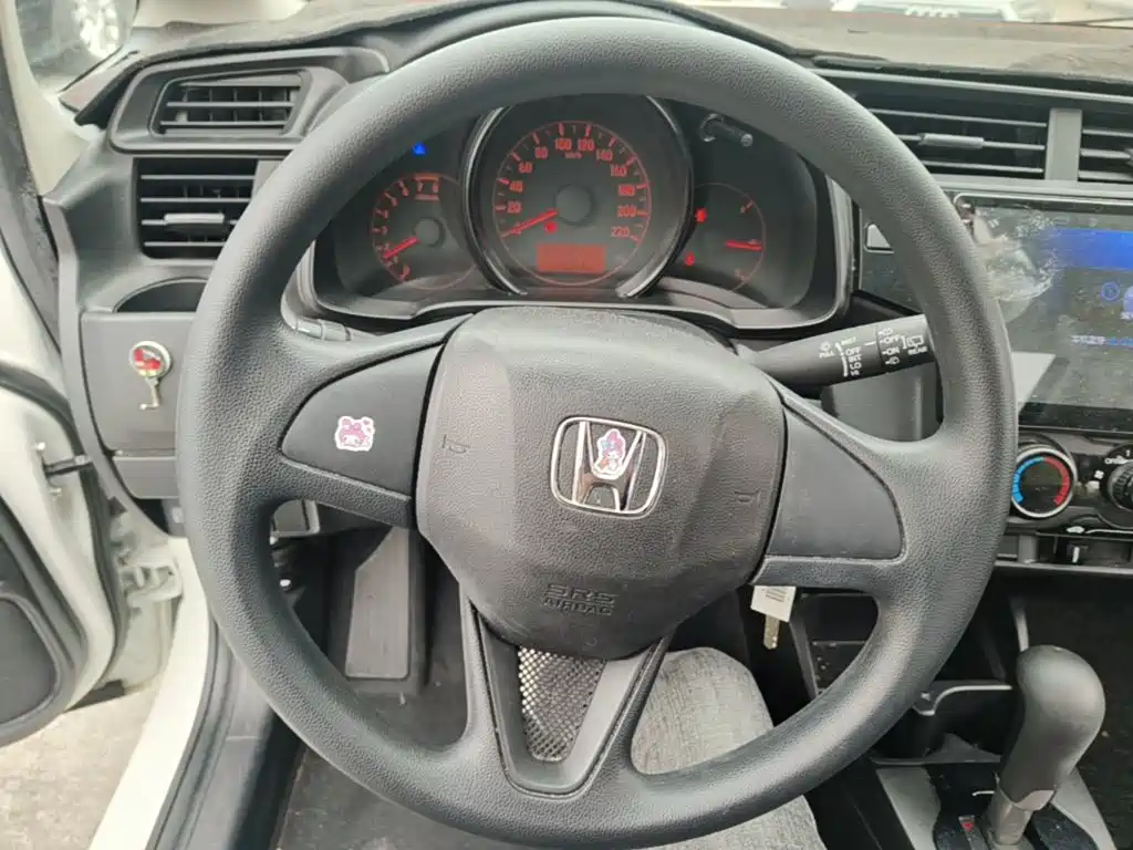 Honda Fit — фото 10
