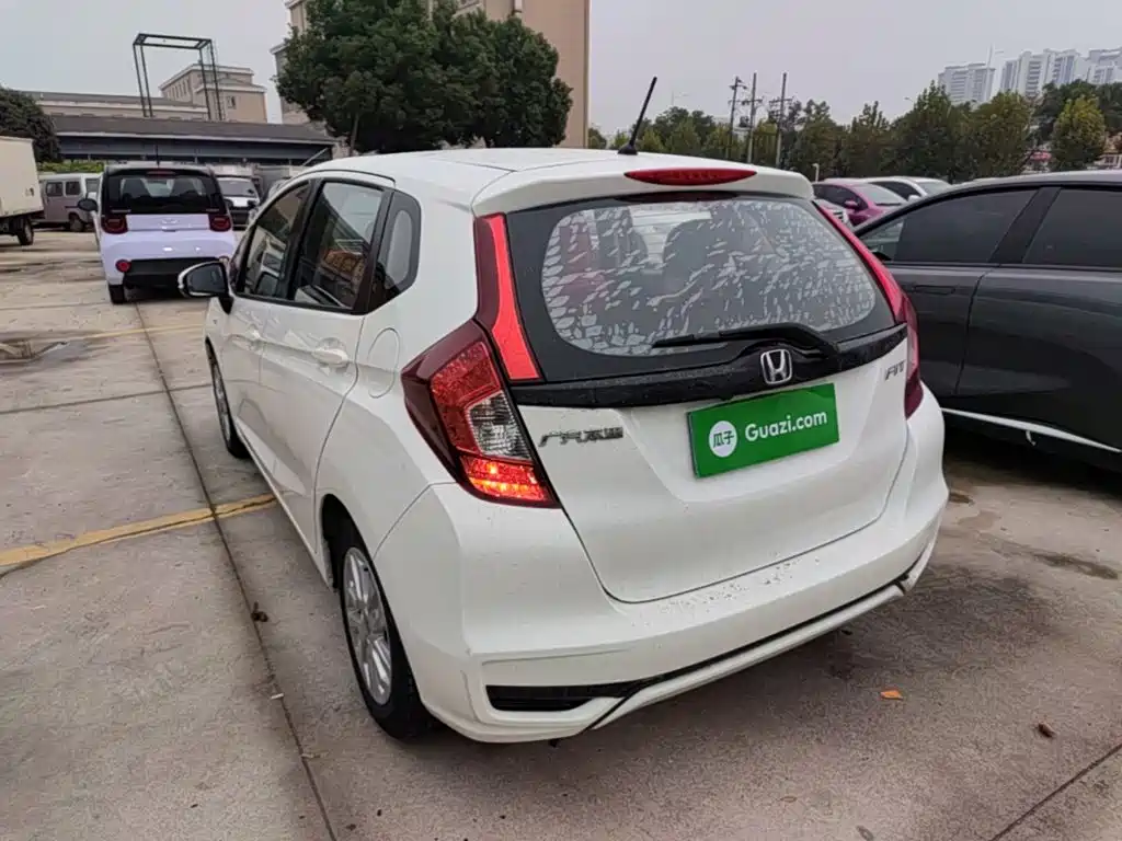 Honda Fit — фото 4