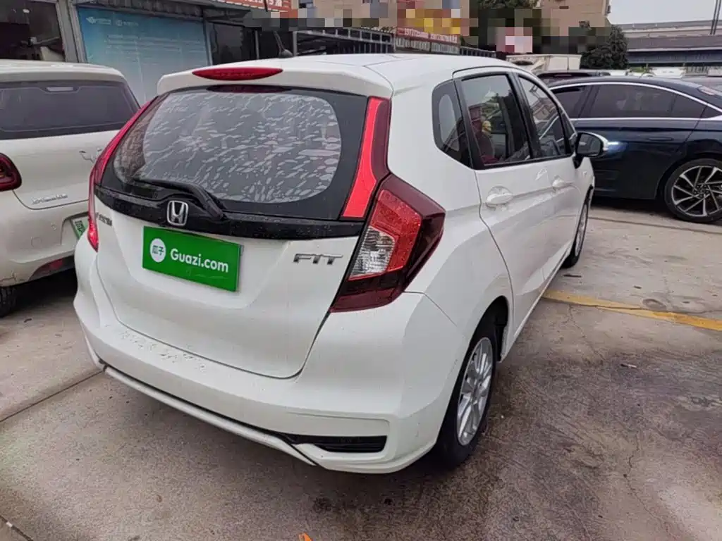 Honda Fit — фото 6