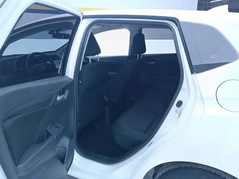 Honda Fit — фото 11