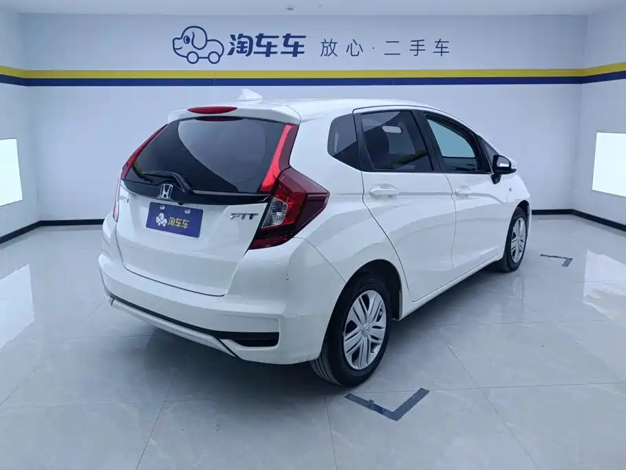 Honda Fit — фото 3