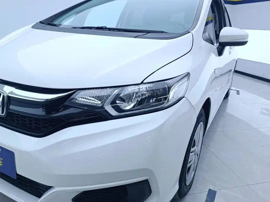Honda Fit — фото 5