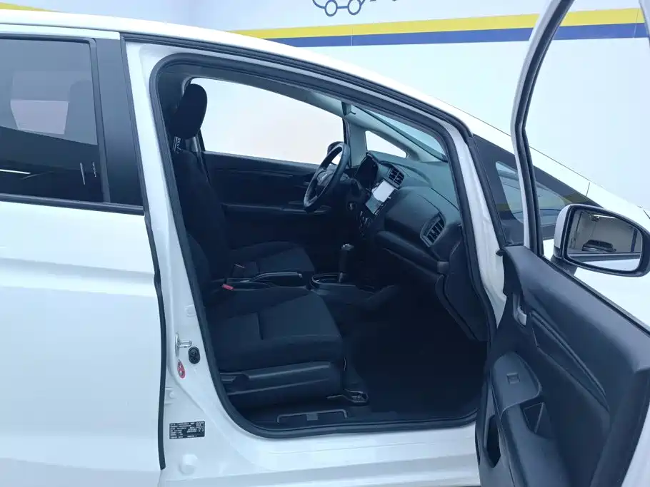 Honda Fit — фото 8