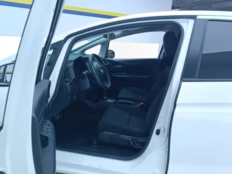 Honda Fit — фото 9
