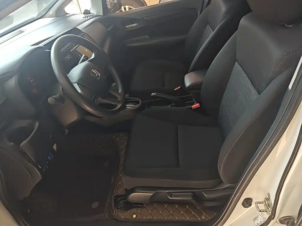 Honda Fit — фото 14