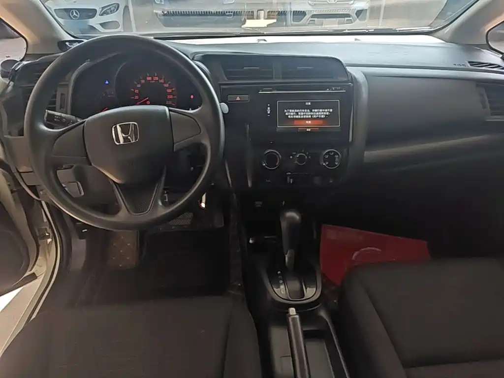 Honda Fit — фото 9