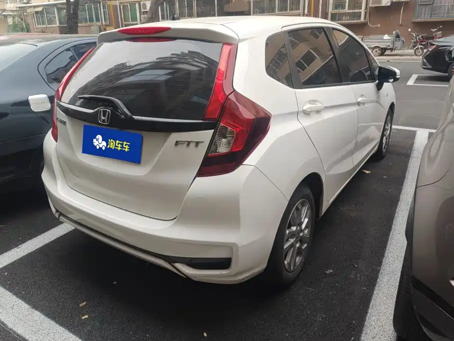 Honda Fit — фото 3