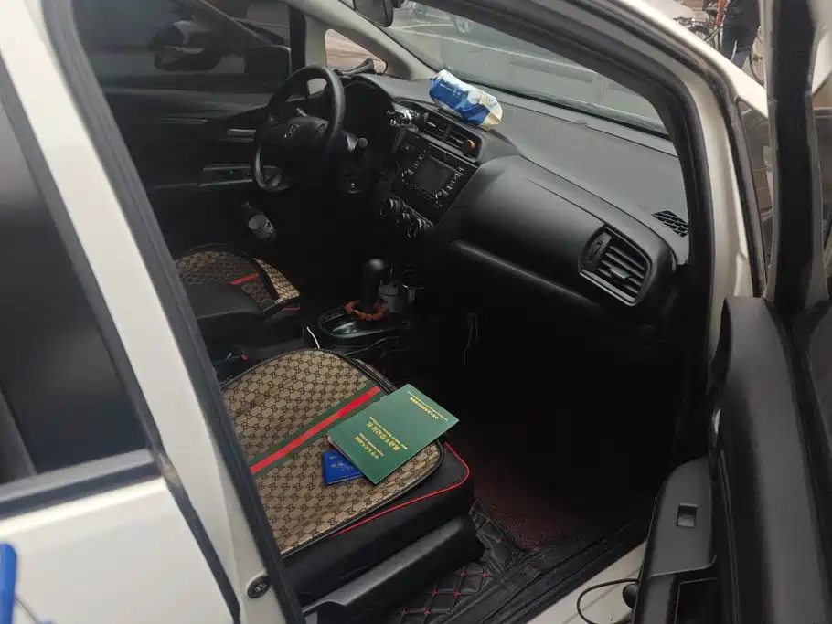 Honda Fit — фото 8