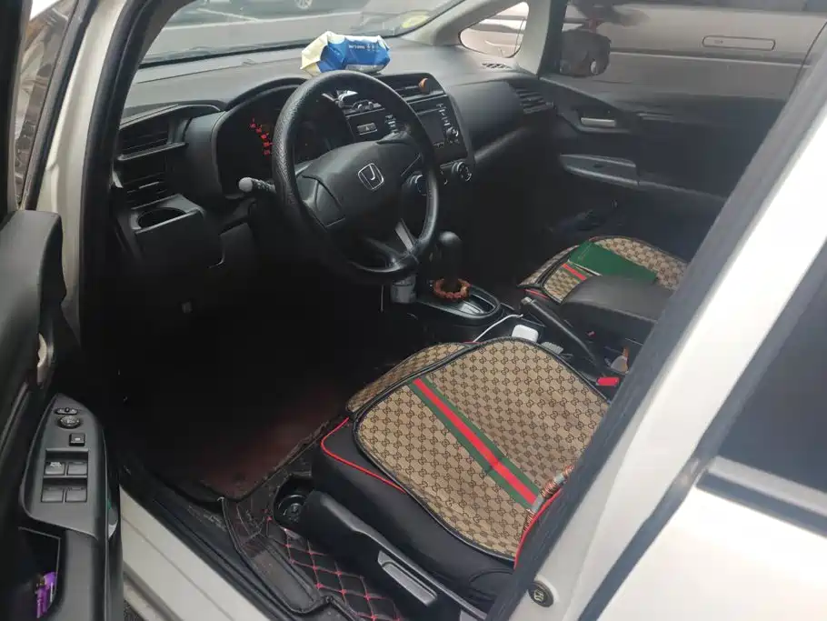 Honda Fit — фото 9