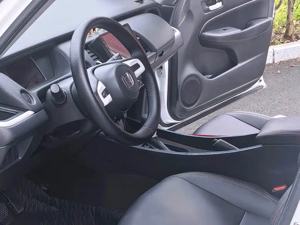 Honda Fit — фото 3