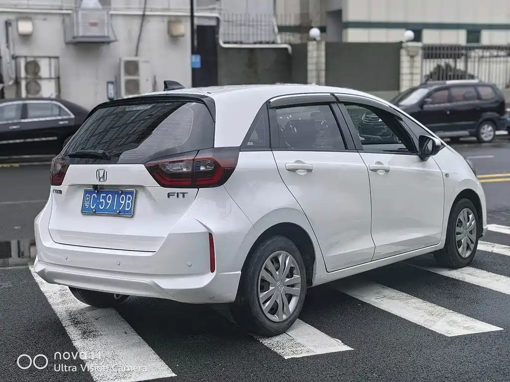 Honda Fit — фото 9