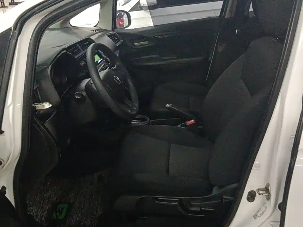 Honda Fit — фото 14