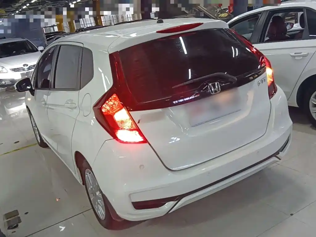 Honda Fit — фото 4