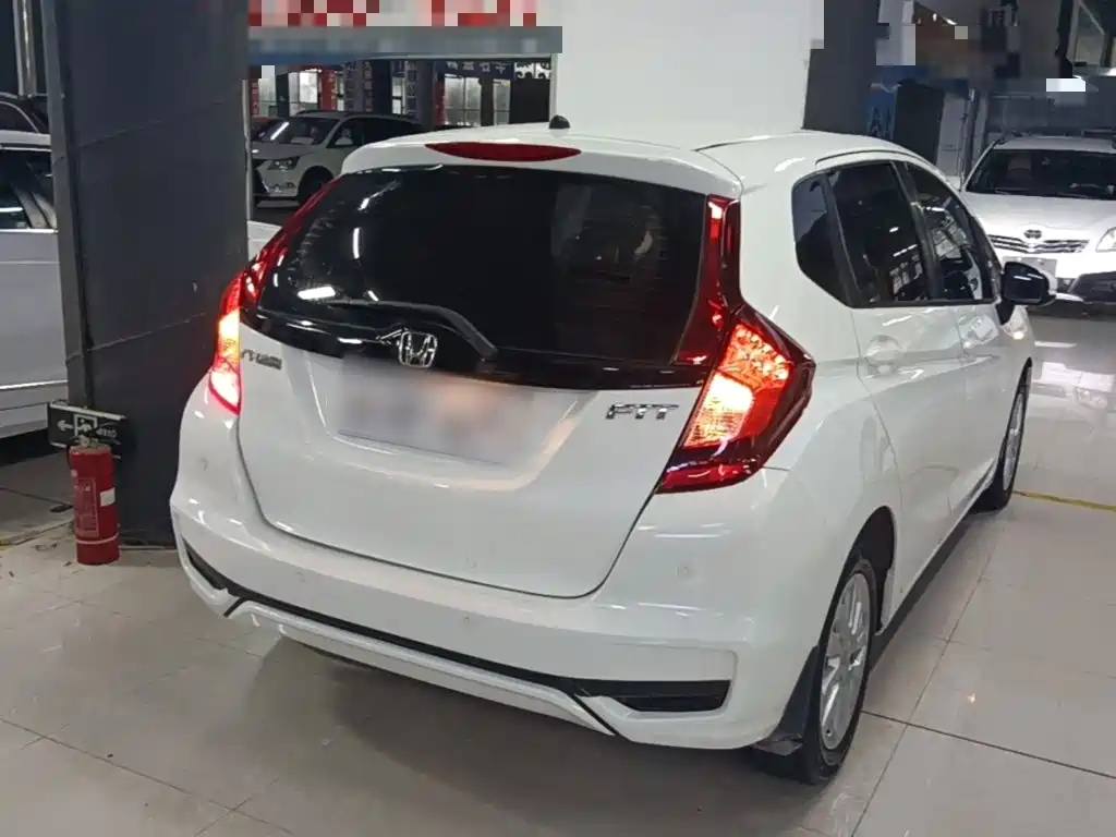 Honda Fit — фото 6
