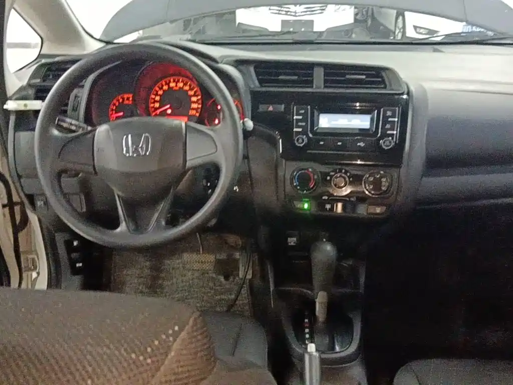 Honda Fit — фото 9