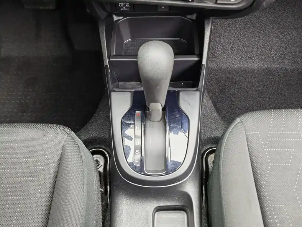Honda Fit — фото 13