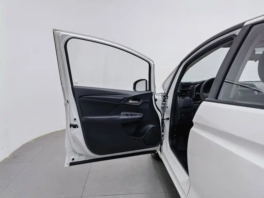 Honda Fit — фото 8