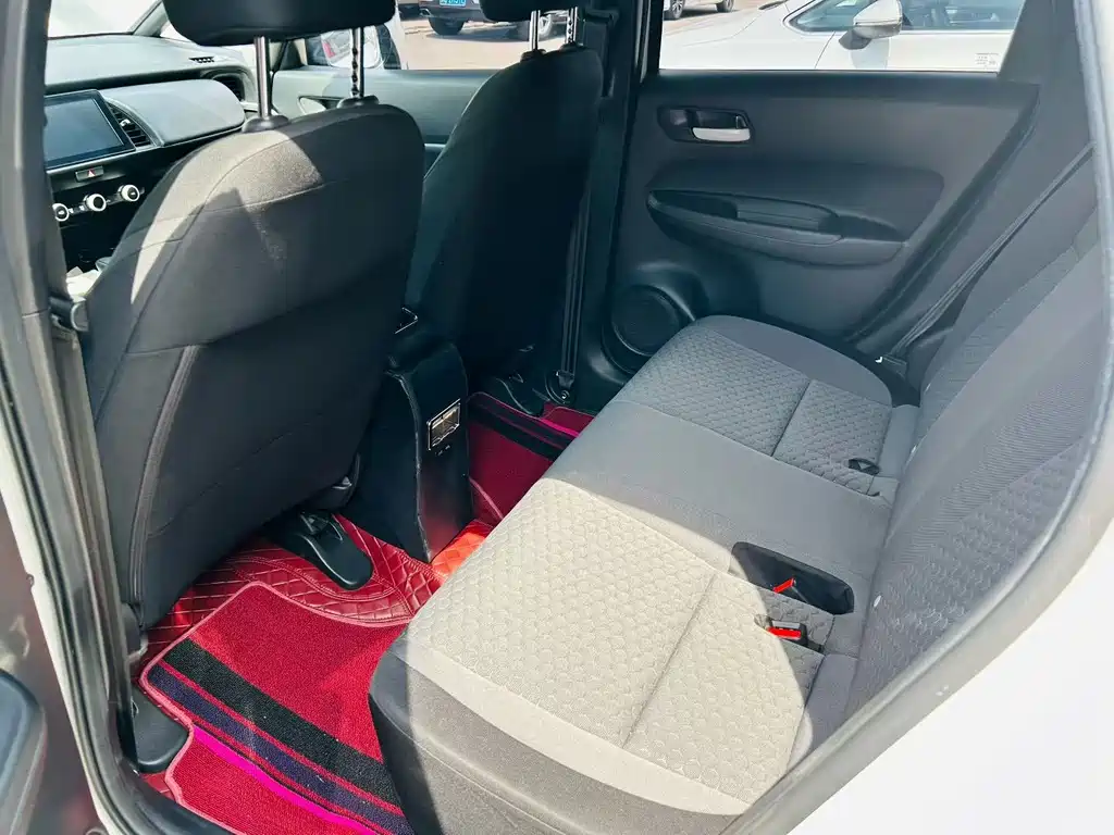 Honda Fit — фото 8