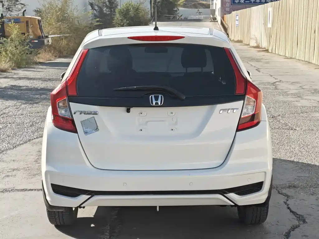 Honda Fit — фото 4