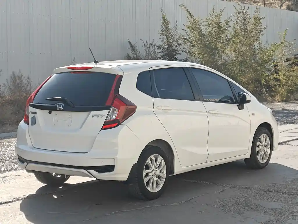 Honda Fit — фото 5