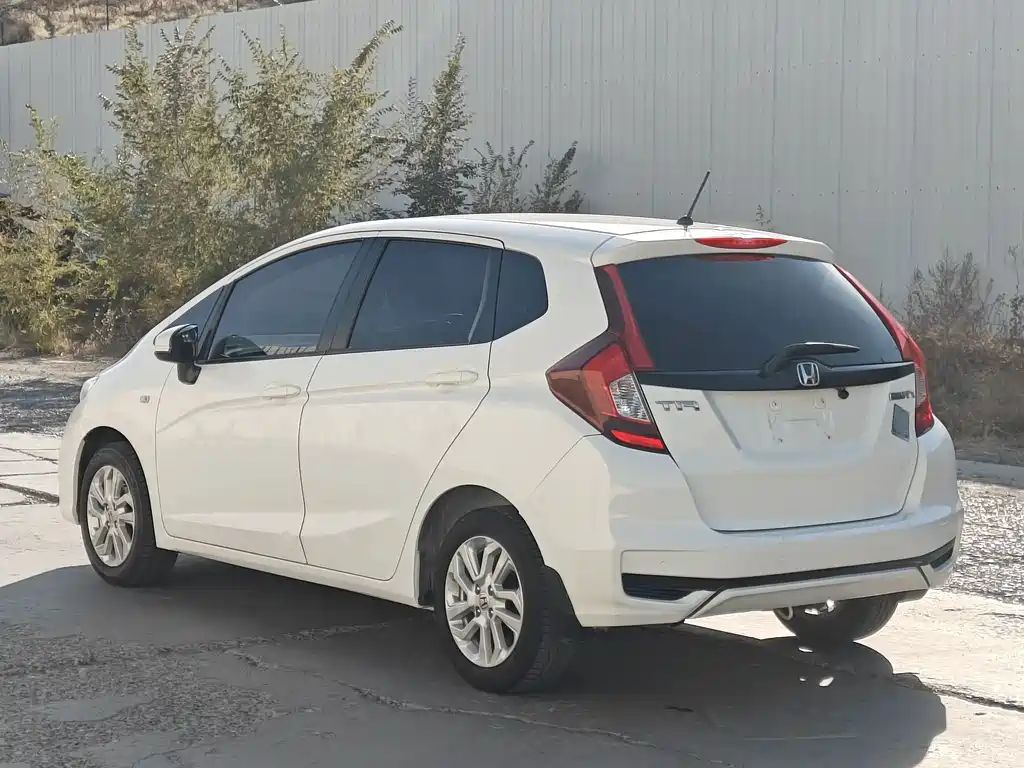 Honda Fit — фото 6