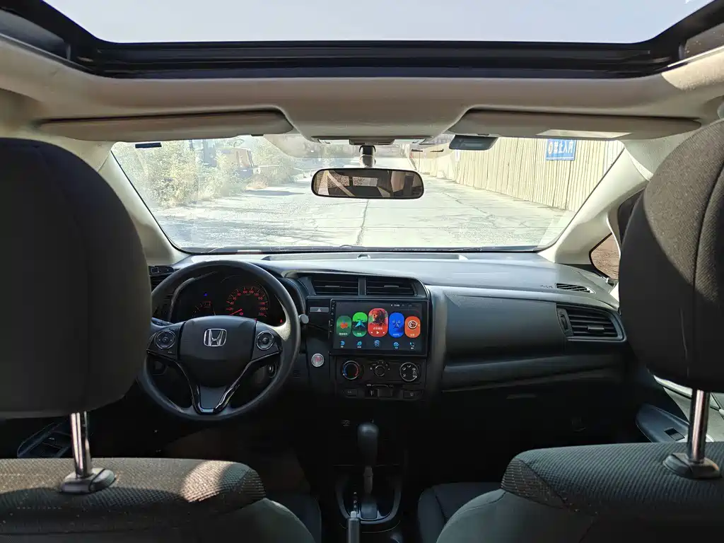 Honda Fit — фото 9