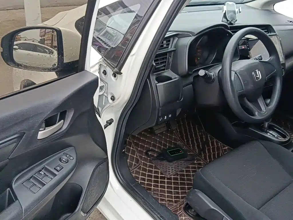Honda Fit — фото 15