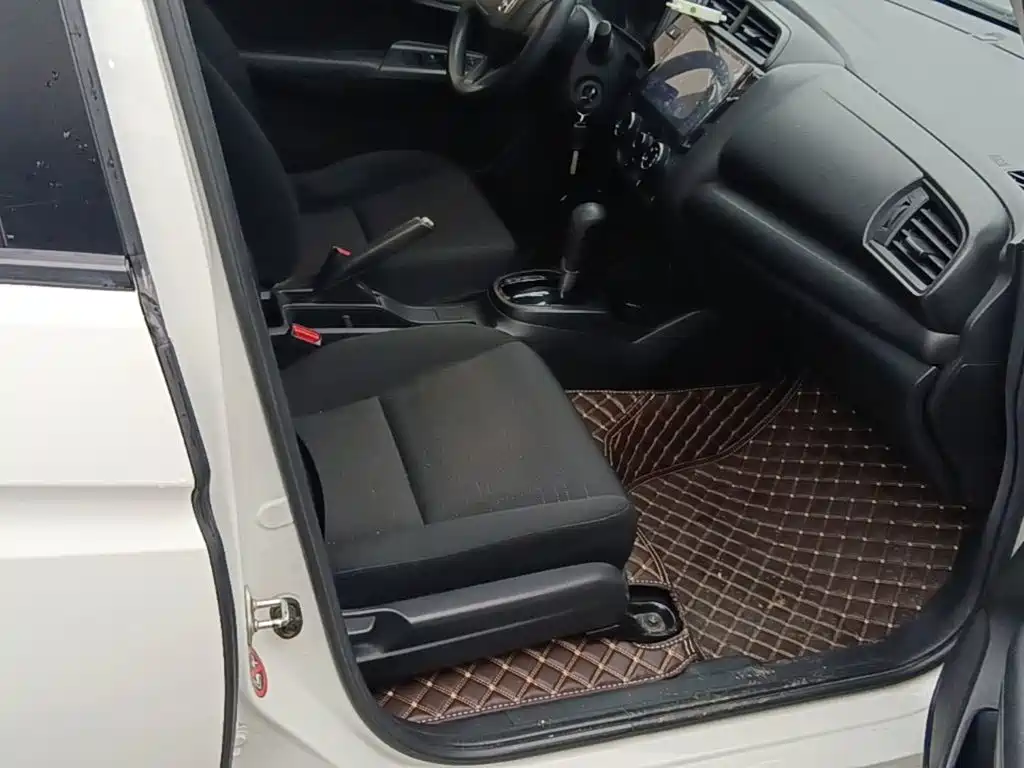 Honda Fit — фото 24