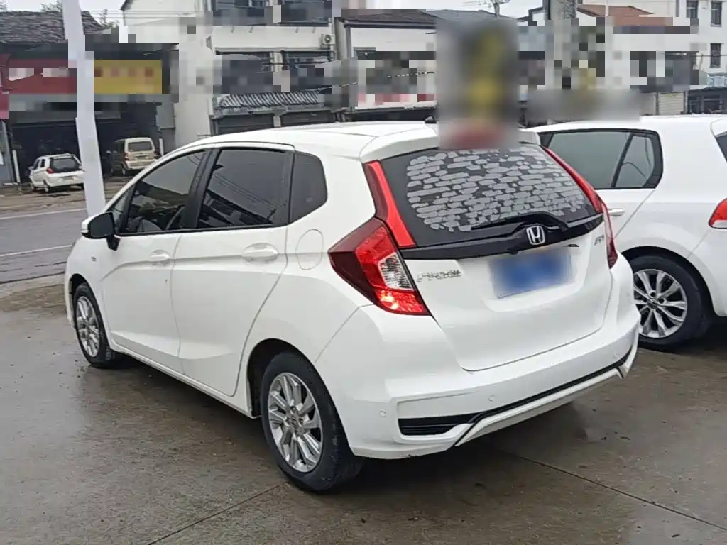 Honda Fit — фото 4