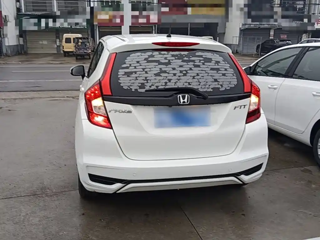 Honda Fit — фото 5